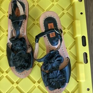 NWOT Miz Mooz black sandals size 6